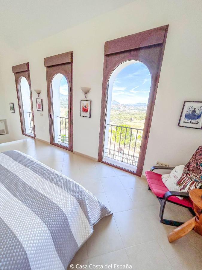 Luxurious - Coin Malaga
