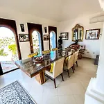 Luxurious Villa - Coin