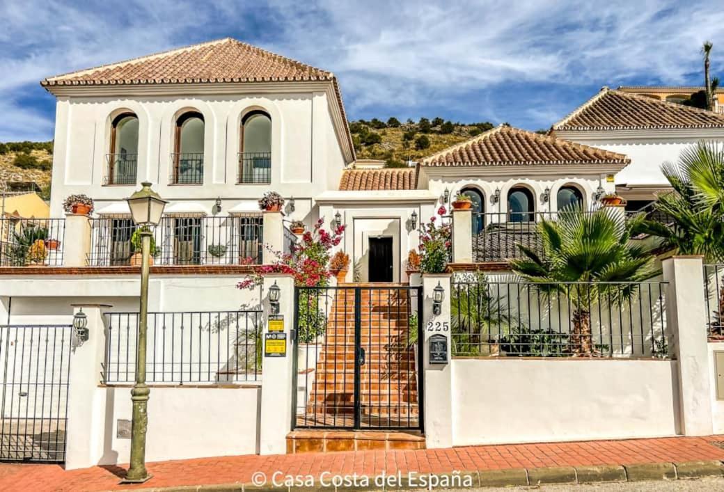 Luxurious - Coin * Málaga